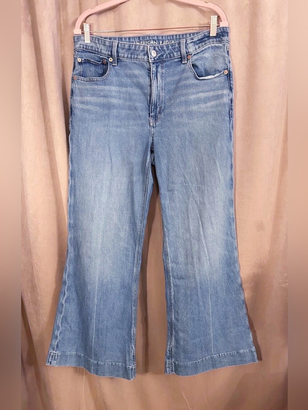 AMERICAN EAGLE HIGH RISE FLARE JEANS